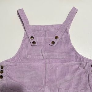 I’m selling my light purple velvet dress. I love it but it’s too big for me